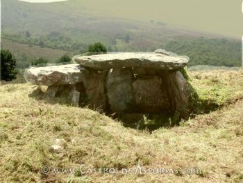 Dolmen Pedra da Filadoira, Illano