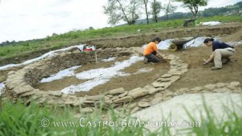 Excavación arqueológica en O Castro de Doade. Fuente: La Voz de Galicia